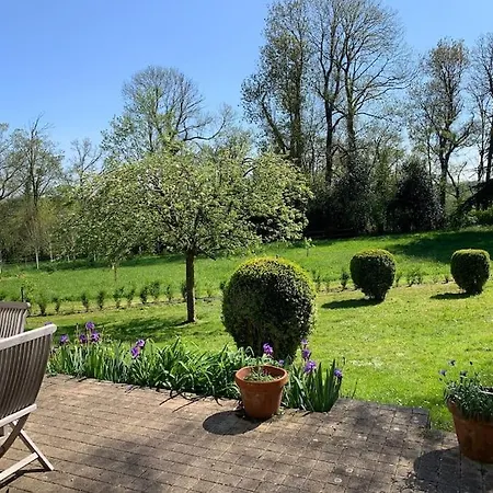 Holiday home Charmante Maison Dans Le Parc D'un Chateau Saint-Pierre-du-Val